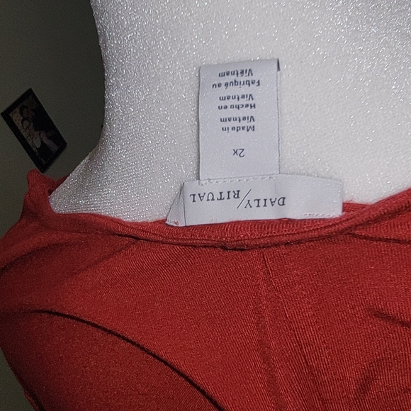 Women's knee-length dress - Picture 3 of 3